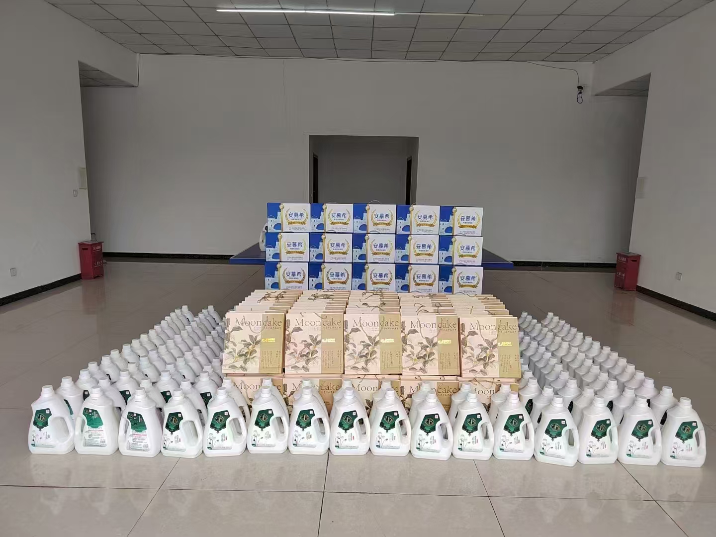 2024年9月12日公司提前为员工送上精美的中秋节礼品